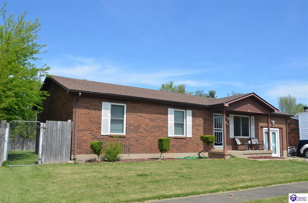 621 Independence Drive, Radcliff, KY 40160
