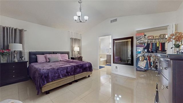 8070 SW 157th Pl, Miami, FL 33193