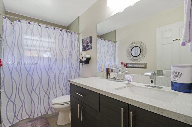 8070 SW 157th Pl, Miami, FL 33193