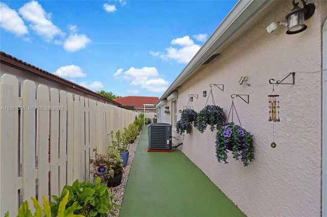 8070 SW 157th Pl, Miami, FL 33193