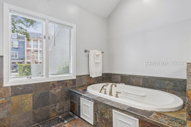 135 Harbour Psge, Hilton Head Island, SC 29926