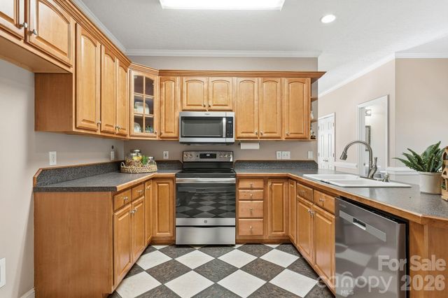 113 Longwood Drive, Advance, NC 27006