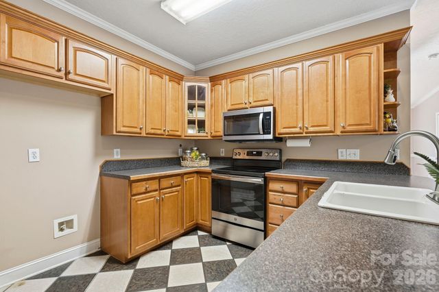 113 Longwood Drive, Advance, NC 27006