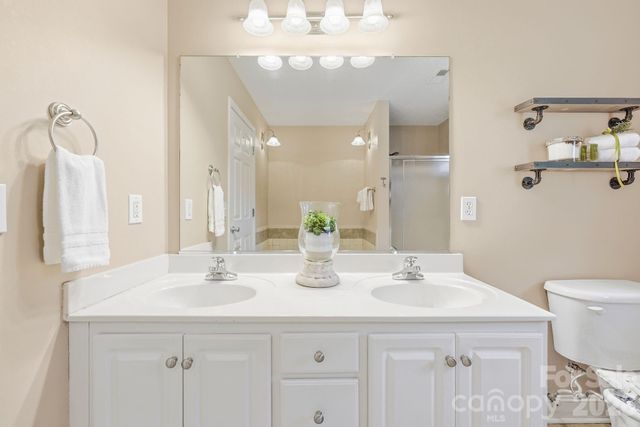 113 Longwood Drive, Advance, NC 27006