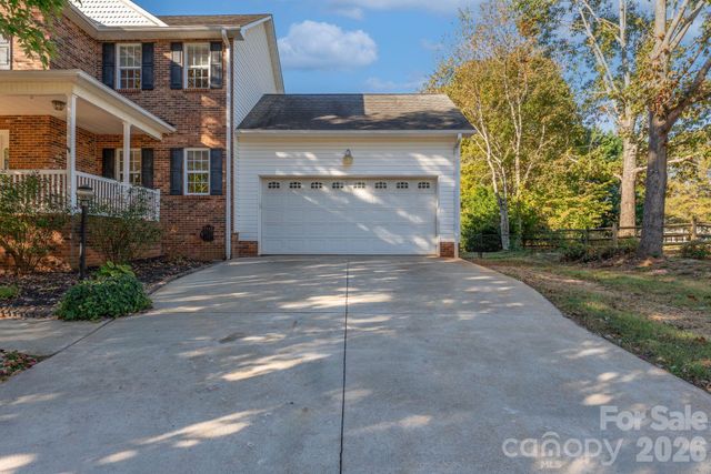 113 Longwood Drive, Advance, NC 27006