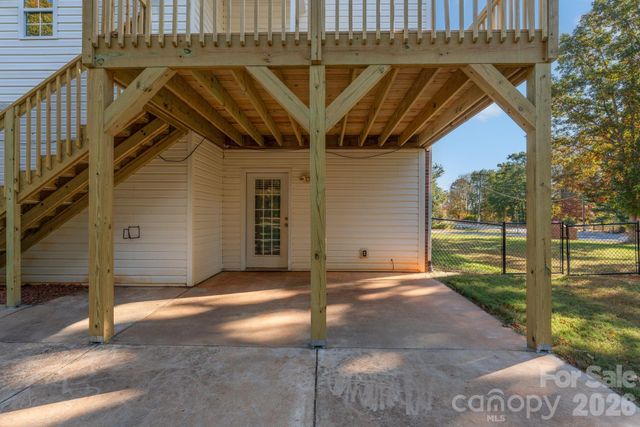 113 Longwood Drive, Advance, NC 27006