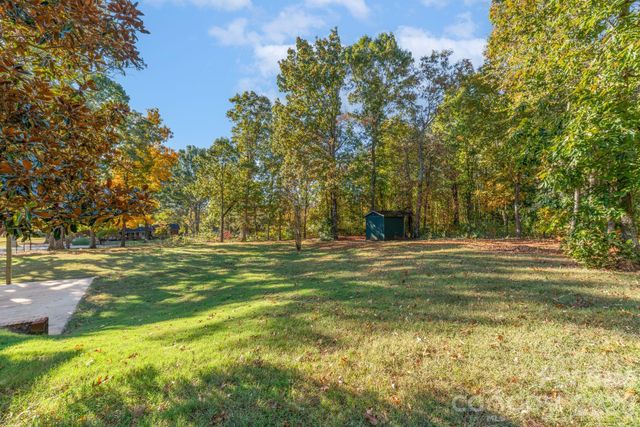 113 Longwood Drive, Advance, NC 27006