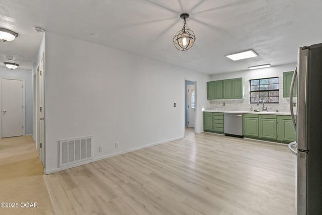 1413 Roosevelt Avenue, Joplin, MO 64801