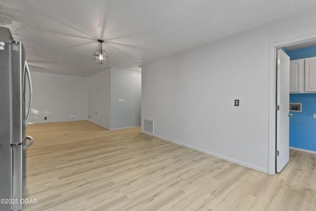 1413 Roosevelt Avenue, Joplin, MO 64801