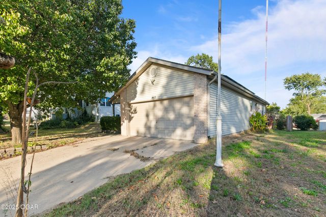 1413 Roosevelt Avenue, Joplin, MO 64801