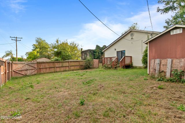 1413 Roosevelt Avenue, Joplin, MO 64801