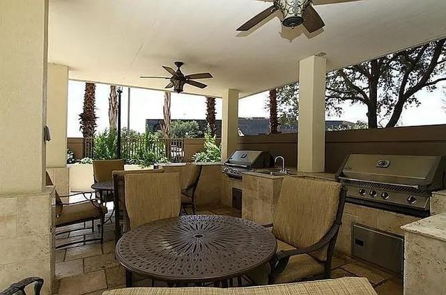 3525 Sage Road 1116, Houston, TX 77056