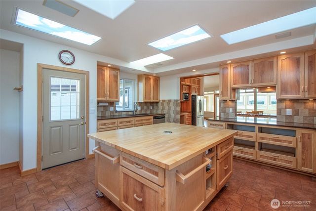 1132 Woodcock Road, Sequim, WA 98382