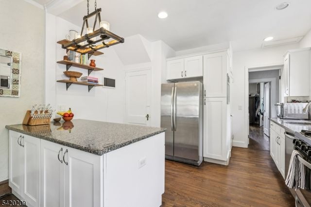 16 Jones Pl, West Orange Twp., NJ 07052