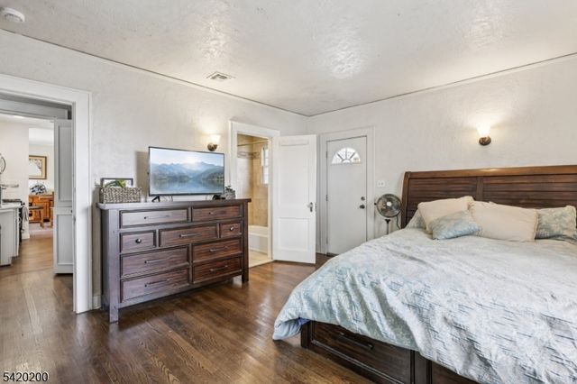 16 Jones Pl, West Orange Twp., NJ 07052