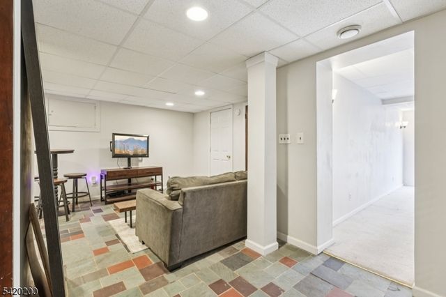 16 Jones Pl, West Orange Twp., NJ 07052