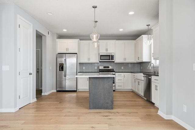 16221 Duskwood Trail, Lakeville, MN 55044