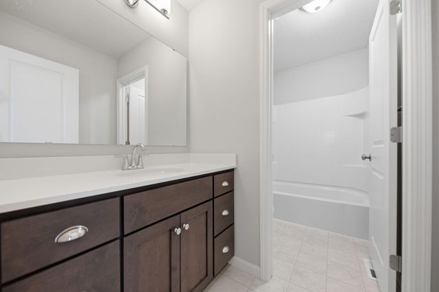 16221 Duskwood Trail, Lakeville, MN 55044