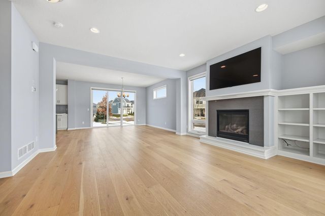 16221 Duskwood Trail, Lakeville, MN 55044