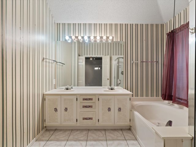 314 Branch Bend, Euless, TX 76039