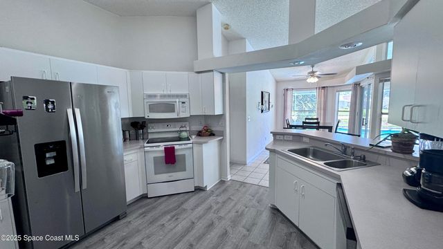 615 Sheridan Woods Drive, Melbourne, FL 32904