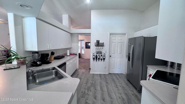 615 Sheridan Woods Drive, Melbourne, FL 32904