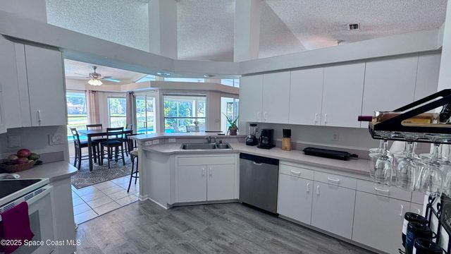 615 Sheridan Woods Drive, Melbourne, FL 32904