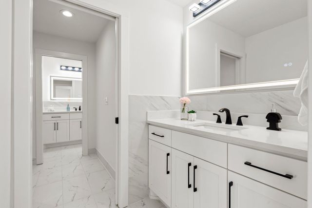 9743 Frontier Lane, Lakeville, MN 55044