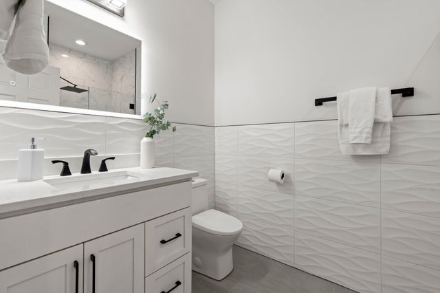 9743 Frontier Lane, Lakeville, MN 55044