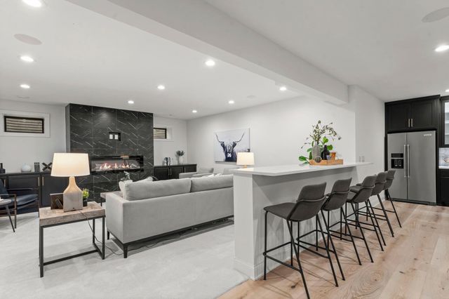 9743 Frontier Lane, Lakeville, MN 55044