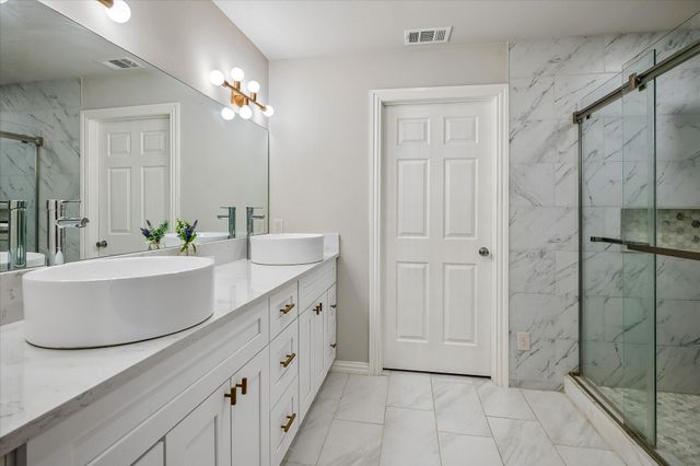 2001 Pebblebrook Trail, Irving, TX 75060