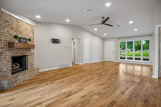 2001 Pebblebrook Trail, Irving, TX 75060