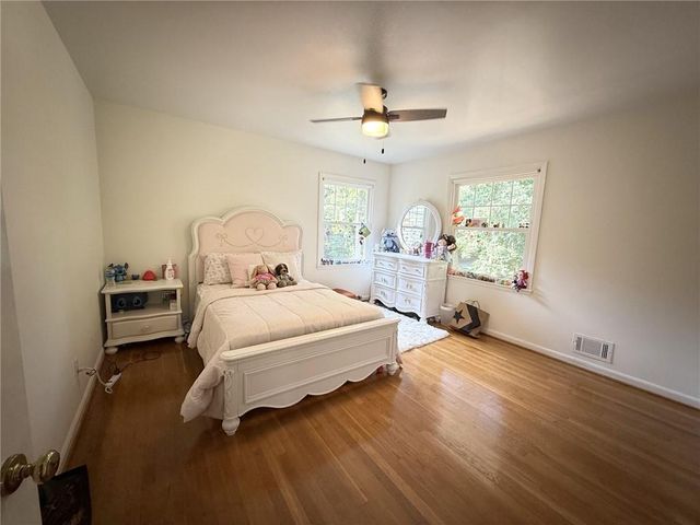 800 Glenairy Drive, Atlanta, GA 30328