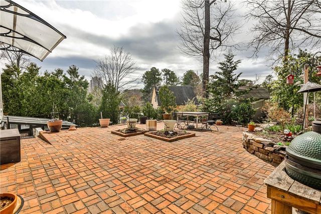 800 Glenairy Drive, Atlanta, GA 30328