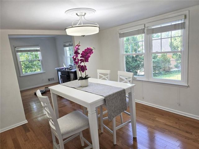 800 Glenairy Drive, Atlanta, GA 30328