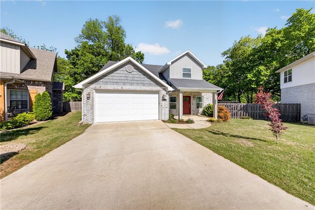 364 Kinniburgh Drive, Farmington, AR 72730