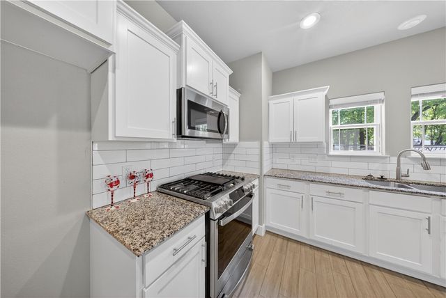 364 Kinniburgh Drive, Farmington, AR 72730