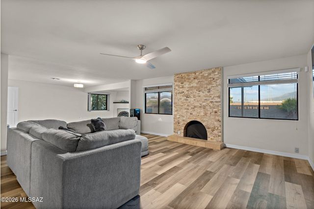 1202 N Avenida Cascada, Tucson, AZ 85715