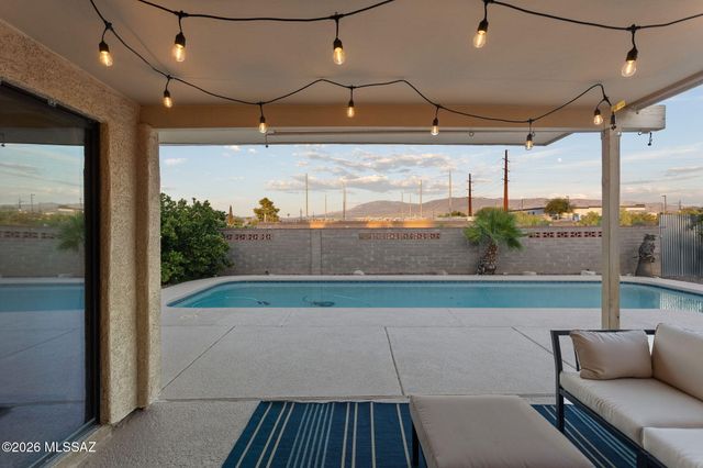 1202 N Avenida Cascada, Tucson, AZ 85715
