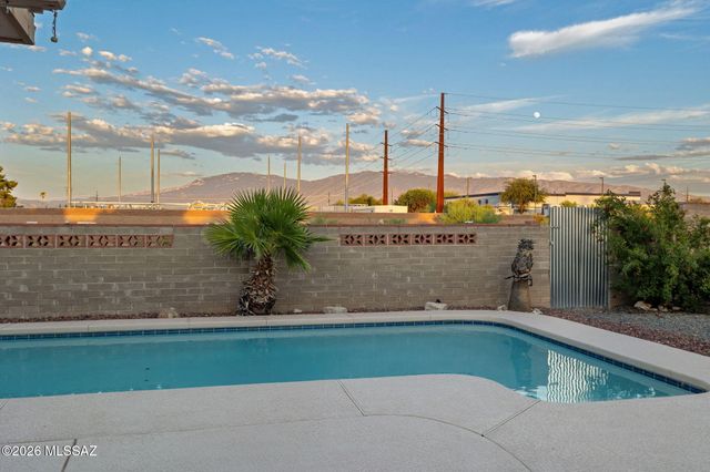 1202 N Avenida Cascada, Tucson, AZ 85715