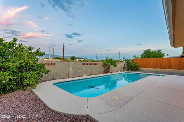 1202 N Avenida Cascada, Tucson, AZ 85715