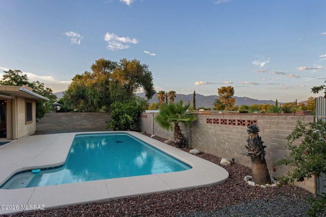 1202 N Avenida Cascada, Tucson, AZ 85715