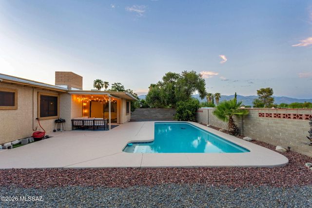 1202 N Avenida Cascada, Tucson, AZ 85715