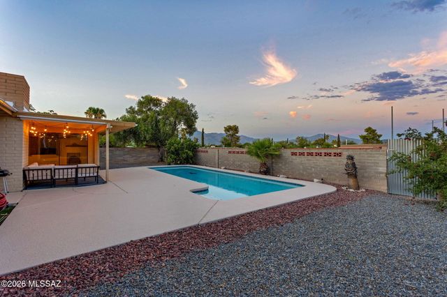 1202 N Avenida Cascada, Tucson, AZ 85715