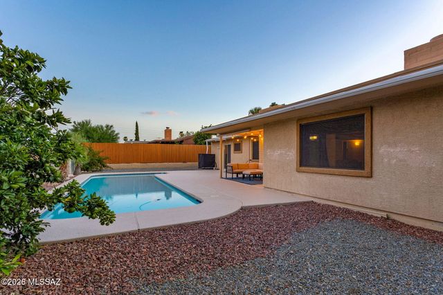 1202 N Avenida Cascada, Tucson, AZ 85715