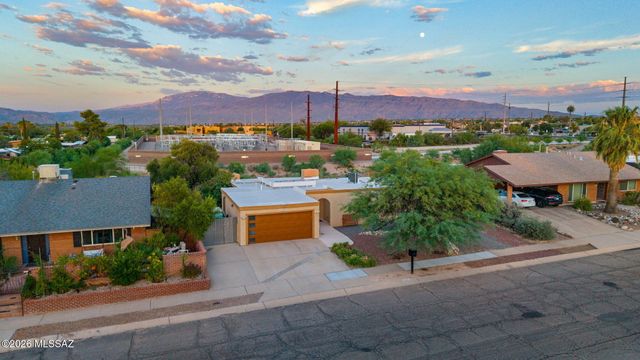 1202 N Avenida Cascada, Tucson, AZ 85715