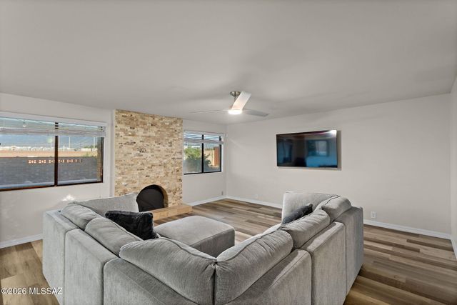 1202 N Avenida Cascada, Tucson, AZ 85715