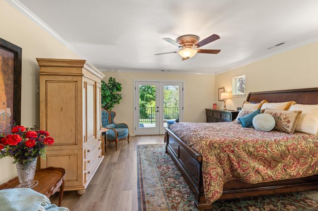 1060 Anglers Place, Shady Cove, OR 97539