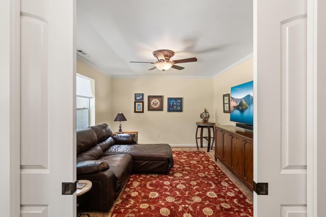 1060 Anglers Place, Shady Cove, OR 97539