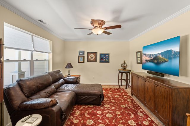 1060 Anglers Place, Shady Cove, OR 97539